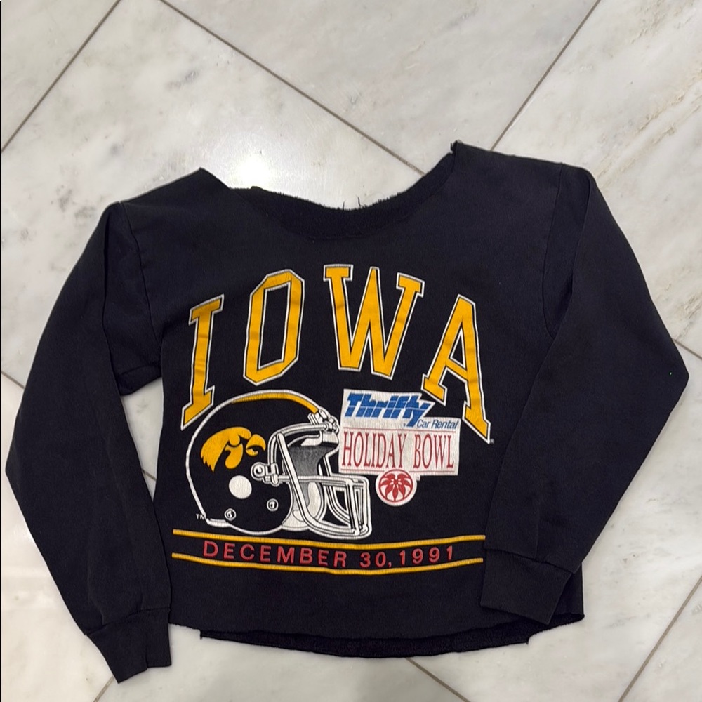 Vintage Iowa Womens Black Sweatshirt